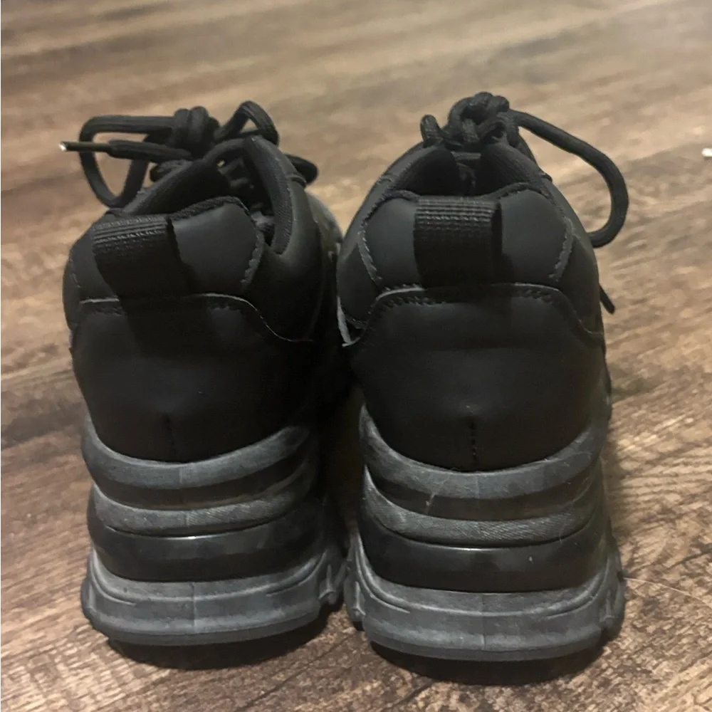 Sleek Black Platform Sneakers for Women